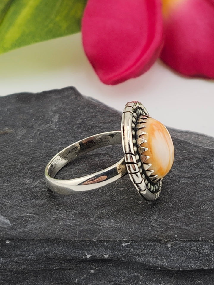 Round Spiny Oyster Ring Size 8