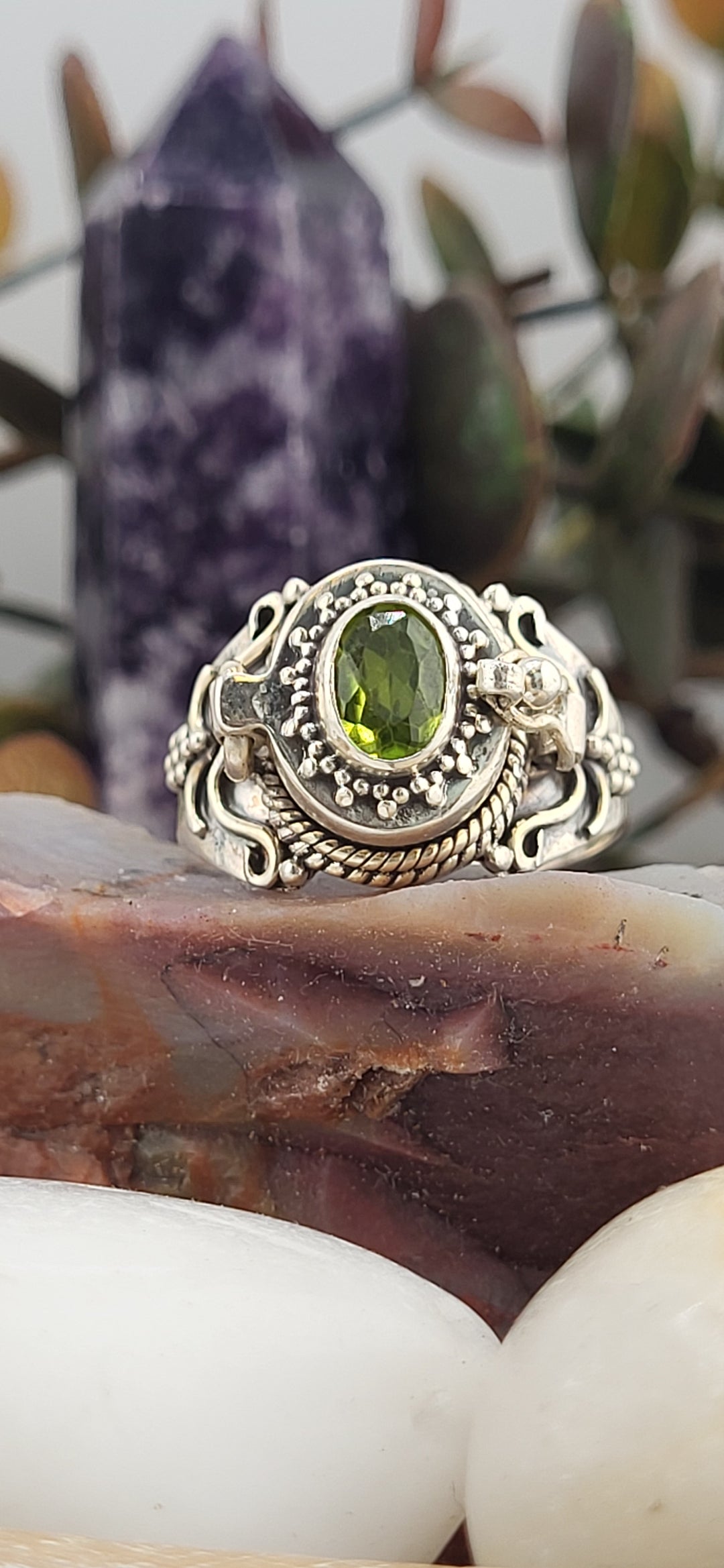 Peridot & 925 Sterling Silver Lockett Ring Size 10¼