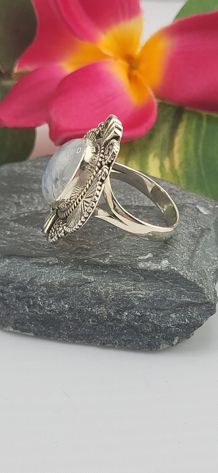 Moonstone and 925 Sterling Silver Ring Size 8