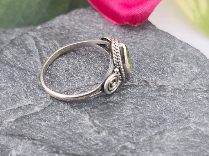 925 Sterling Silver and Peridot Ring Size 6¼