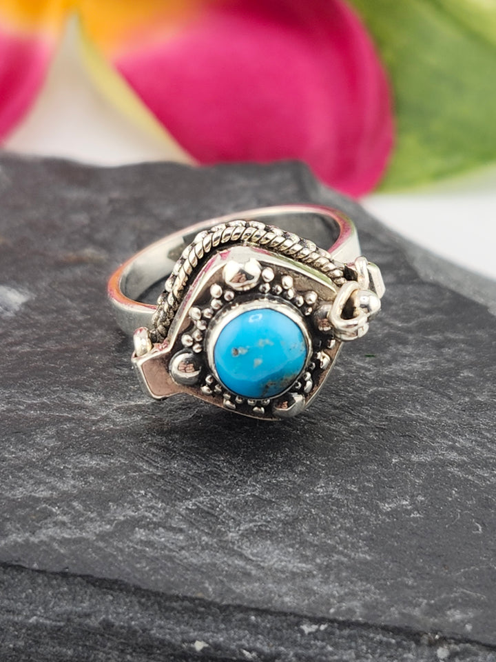 Kingman Turquoise and 925 Sterling Silver Locket Ring - Size 6