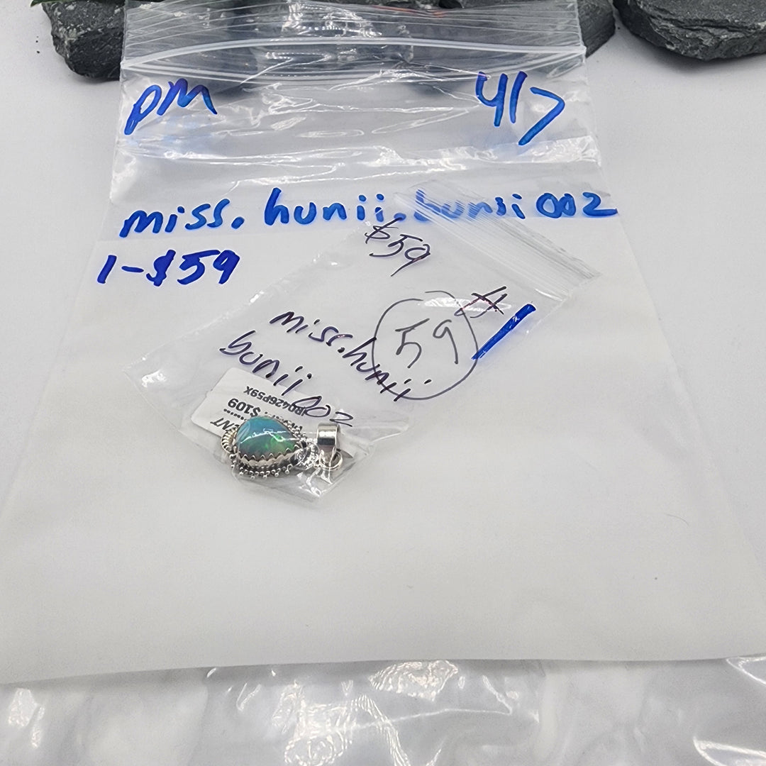 Miss.hunni.bunii002 - 4/7/26 PM - 1 925 Sterling Silver Items