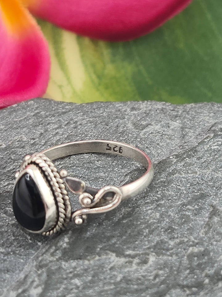 Black Onyx and 925 Sterling Silver Ring - Size 6.25