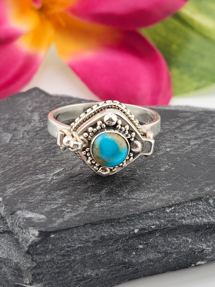 Kingman Turquoise and 925 Sterling Silver Locket Ring - Size 10