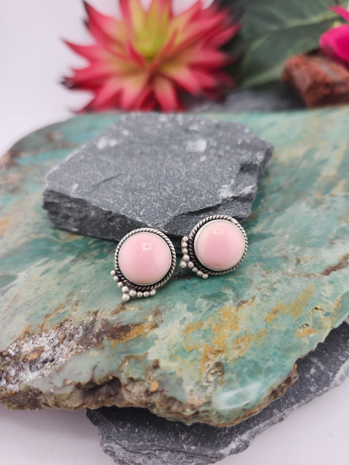 Southwest 925 Sterling Silver Queen Conch Stud Earrings