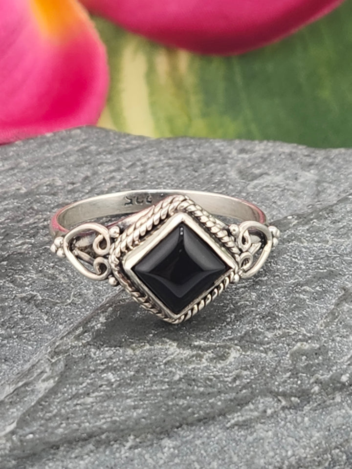 Black Onyx and 925 Sterling Silver Ring - Size 7.25