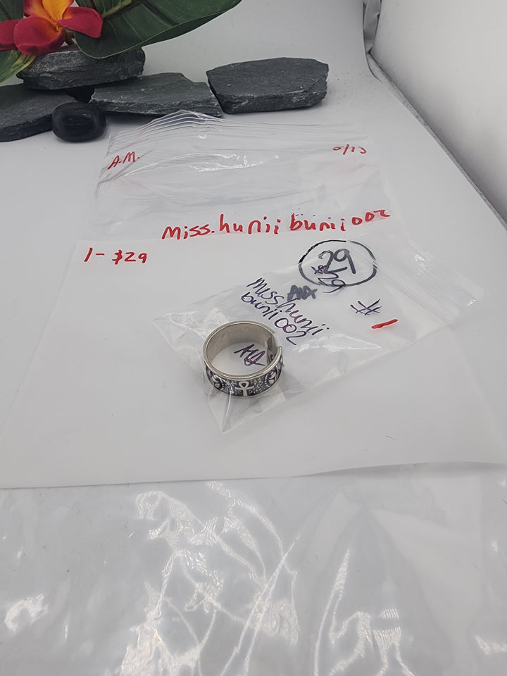 miss.huniibunii002 - 5/13/26 - 1 925 Sterling Silver Items