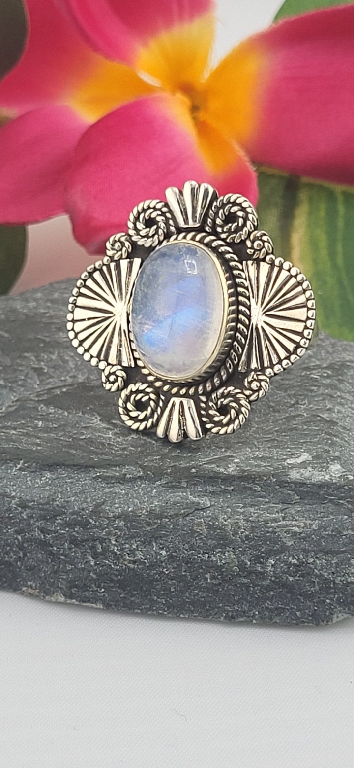 Moonstone and 925 Sterling Silver Ring Size 9