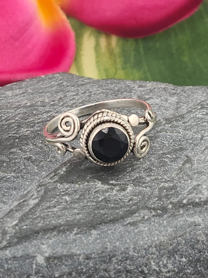 Black Onyx and 925 Sterling Silver Ring - Size 7.5