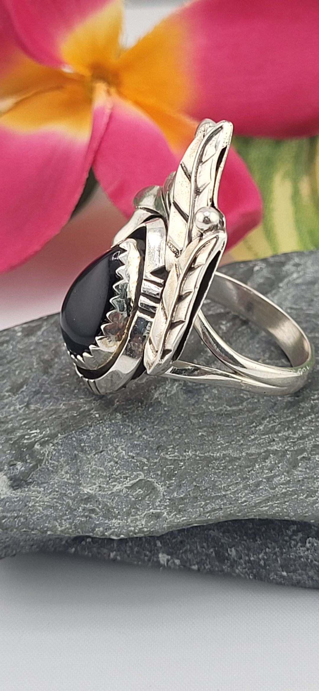 Onyx Teardrop & 925 Sterling Silver Leafs Ring Size 8