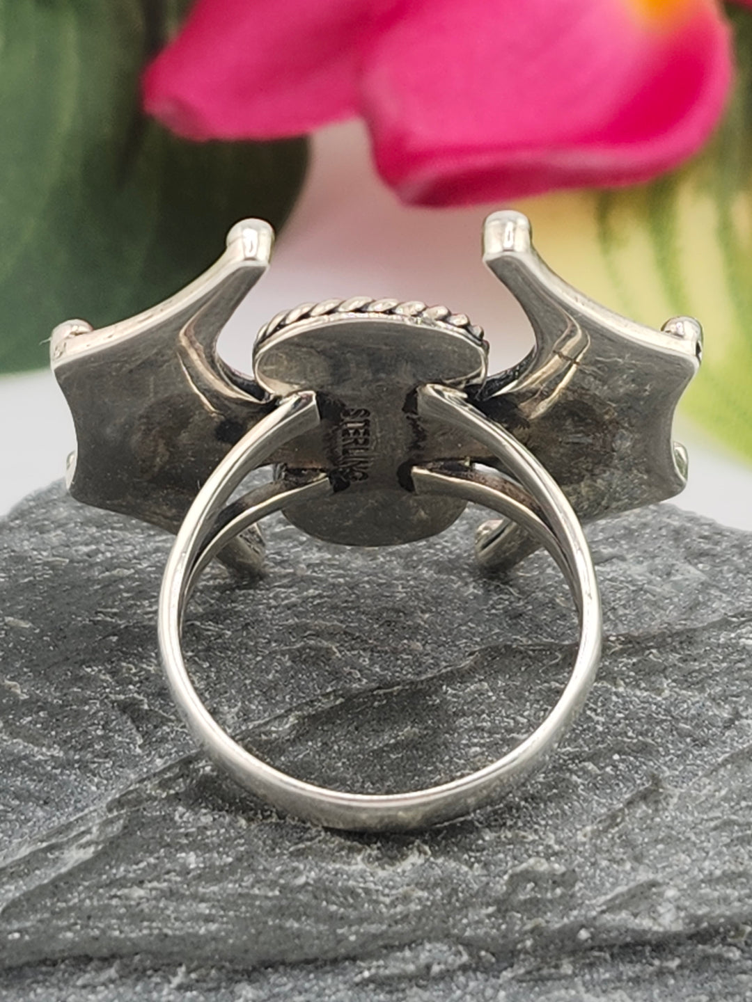 Queen Conch Shell and 925 Sterling Silver Spider Ring - Size 9