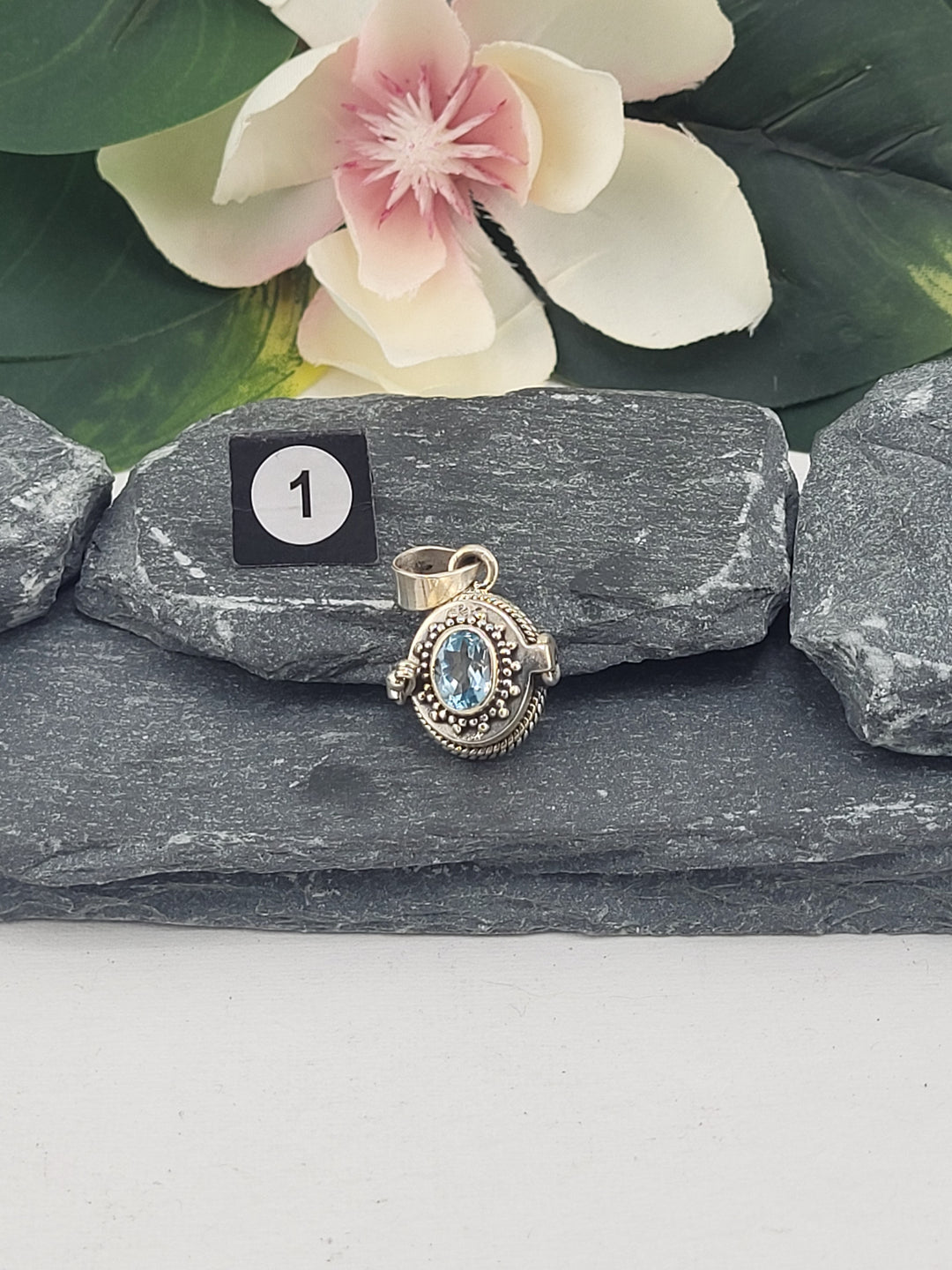 RESERVED FOR: Kayla - 1/4/2025 - 1 Sterling Silver Items
