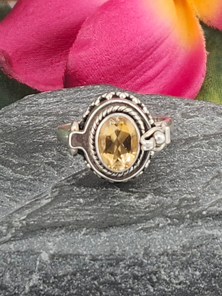 Citrine & 925 Sterling Silver Lockett Ring Size 5½