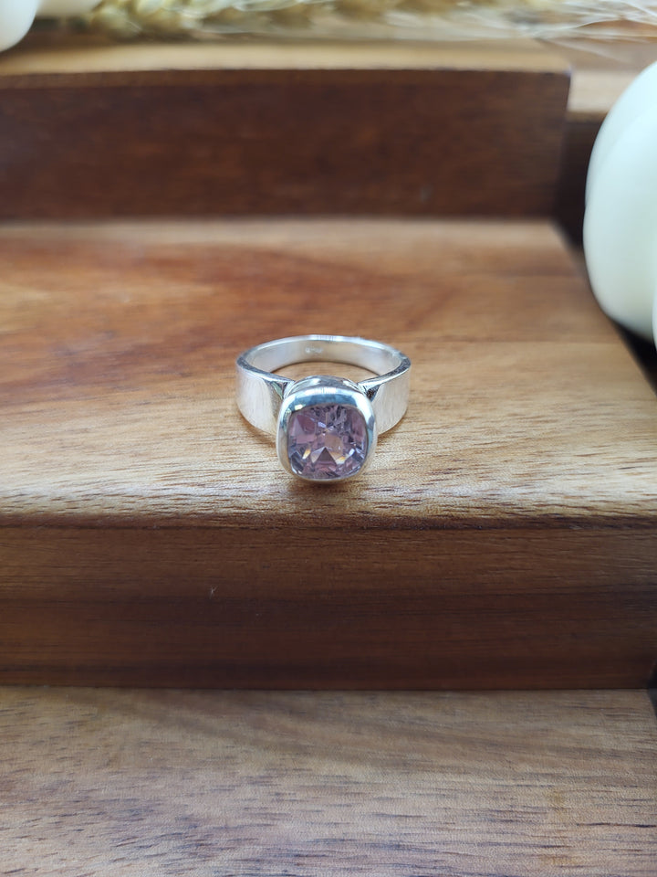 925 Sterling Silver Kunzite Ring Size 5.75